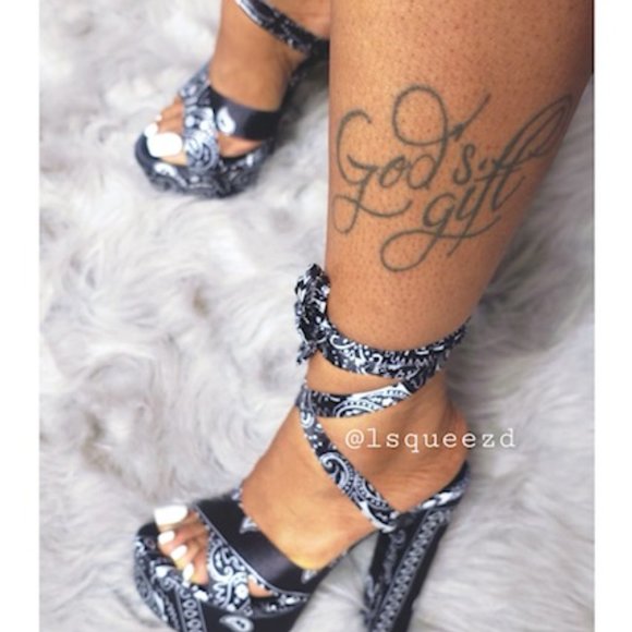 Bang Out Strappy-Black - Picture 2 of 3